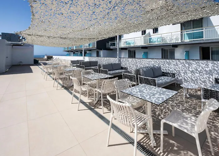 By Beatriz Готель