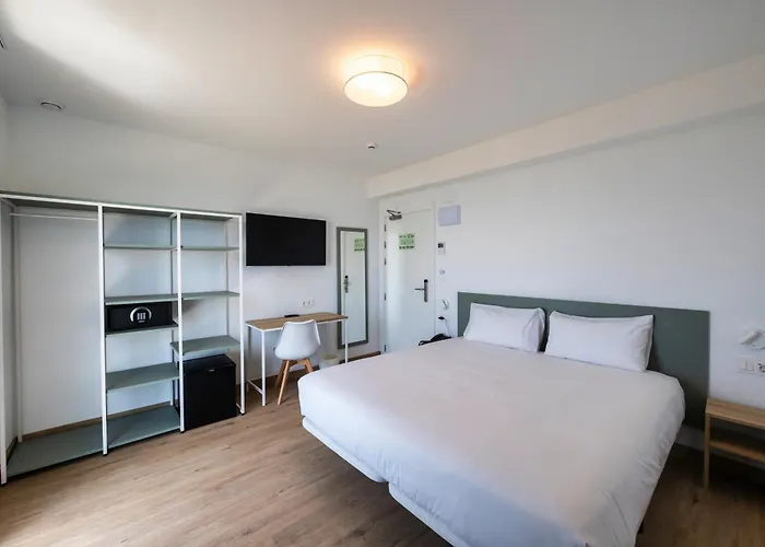 By Beatriz 3* Калелья